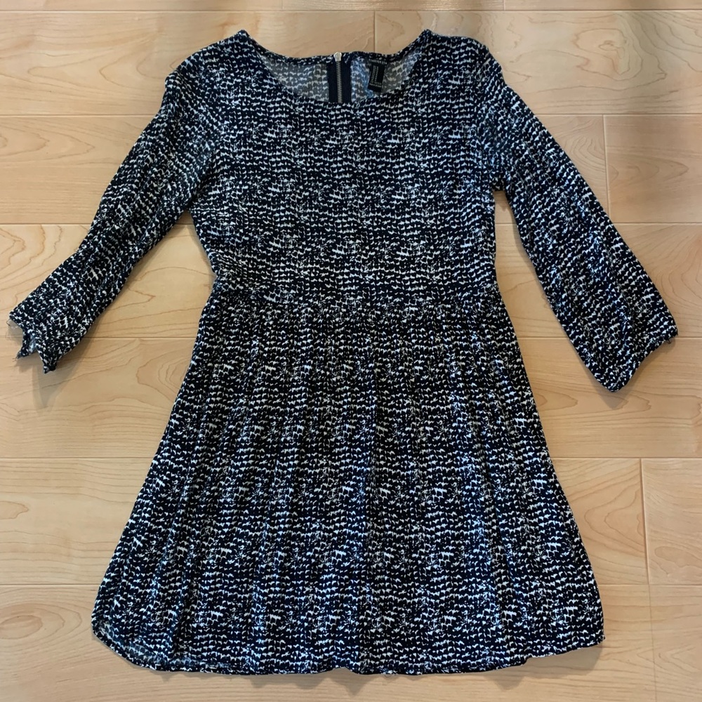 🌻 2/$10 Forever 21 black and white heart pattern Dress Valentine's Day small